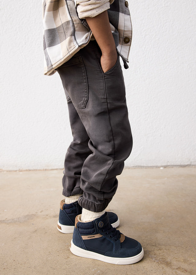 Blackboard soft jogger pants with elastic waistband, drawstring, cuffed ankles and pockets, Style 16‑04511‑062.