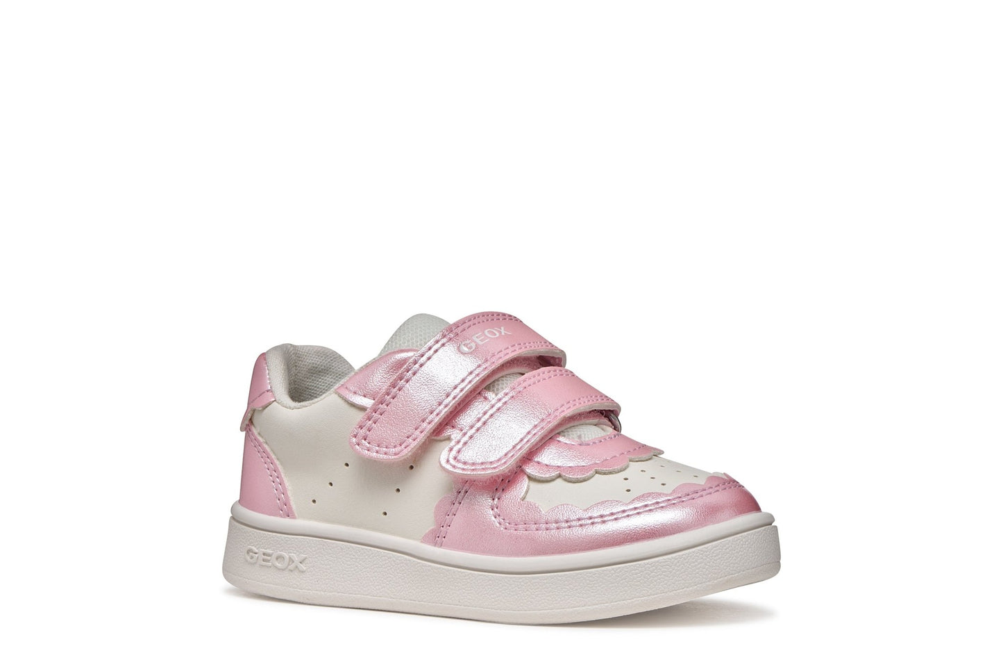 White and dark‑pink Geox Eclyper baby sneakers with tennis‑inspired design, breathable leather‑effect upper, pearl‑finish details, and double strap fastening.