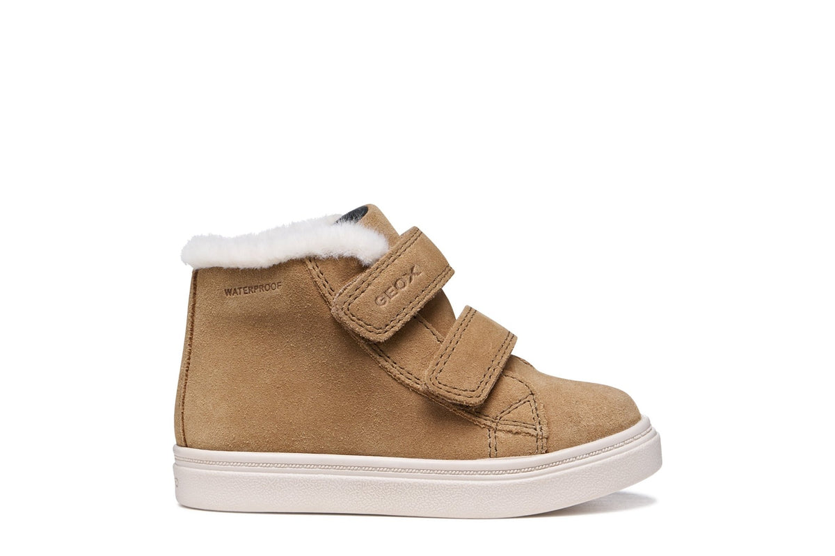 Tan suede Geox Nashik baby girl winter boot with faux‑fur lining, double Velcro straps and waterproof finish.
