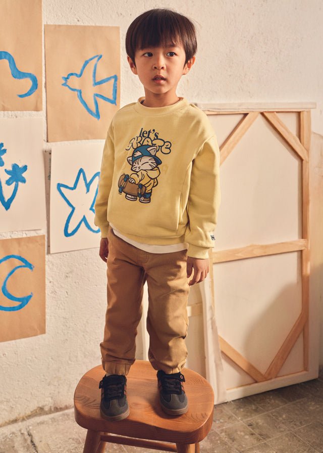 Cookie‑coloured soft jogger pants with drawstring waist, cuffed ankles and pockets, Style 16‑04511‑063.