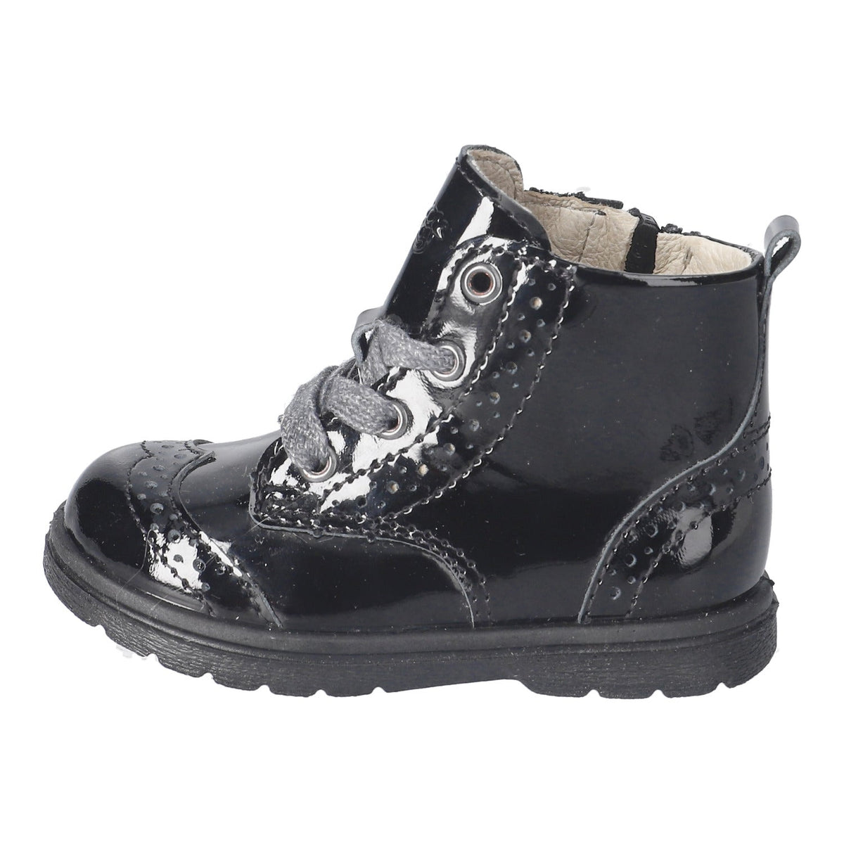 Black patent Ricosta children’s boot with brogue detailing, leather lining, Vildona insole, lace‑up fastening and flexible sole.